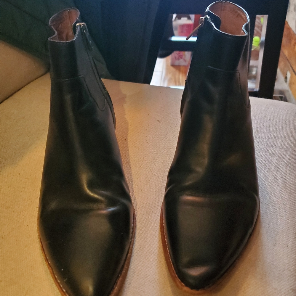 Madewell black leather cowboy low booties